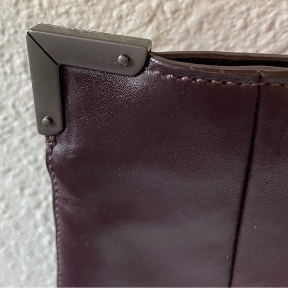 Large Leather Executive Tote - Picture 7 of 7